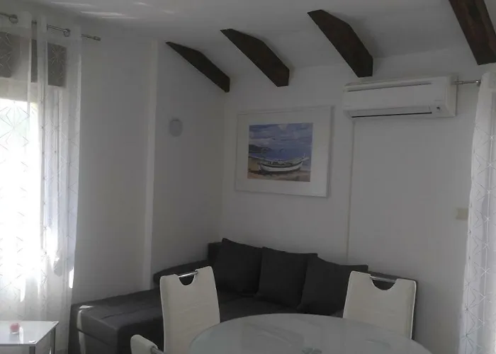 Roberta Apartamento Jurdani